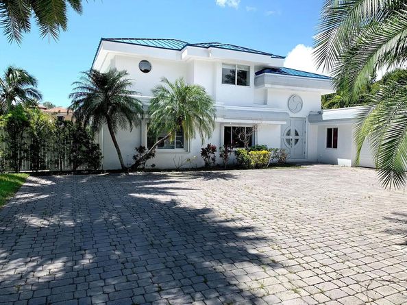 1740 SE 7th Street, Fort Lauderdale FL 33301
