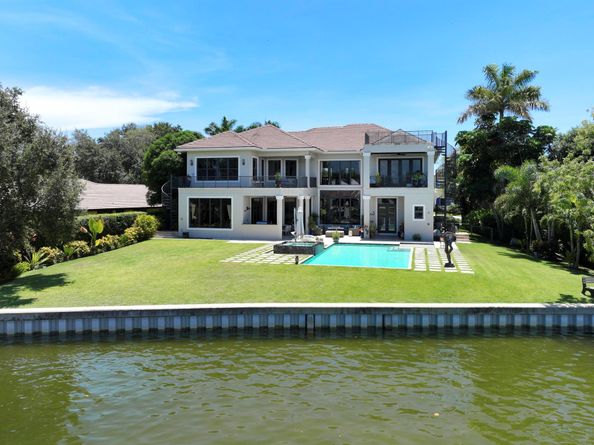 1950 Portage Landing N, North Palm Beach FL 33408