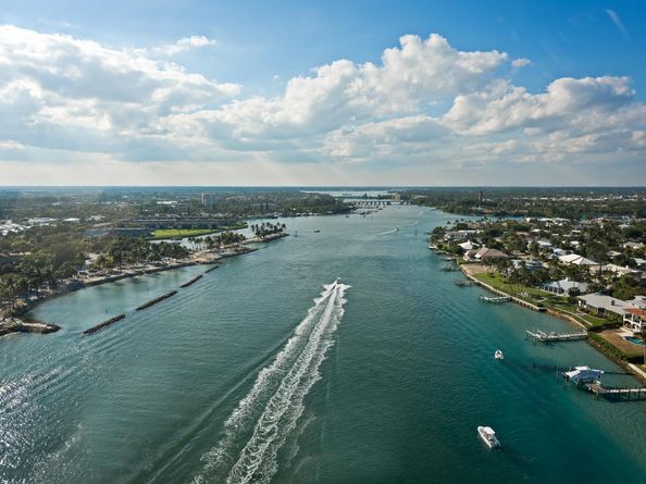 1950 Portage Landing N, North Palm Beach FL 33408