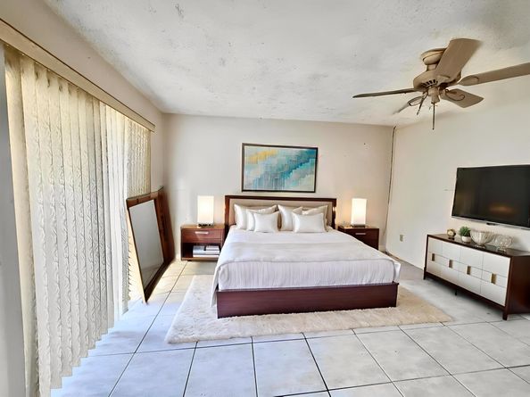 2502 Lakeview Circle, Royal Palm Beach FL 33411