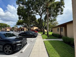 2502 Lakeview Circle, Royal Palm Beach FL 33411