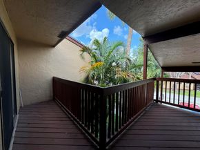 2502 Lakeview Circle, Royal Palm Beach FL 33411
