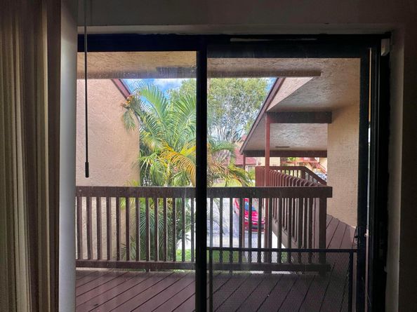 2502 Lakeview Circle, Royal Palm Beach FL 33411