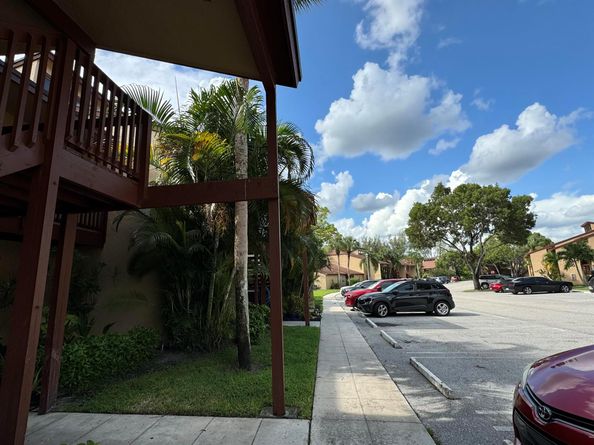 2502 Lakeview Circle, Royal Palm Beach FL 33411