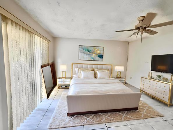 2502 Lakeview Circle, Royal Palm Beach FL 33411