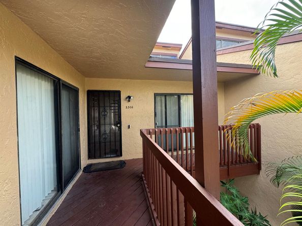 2502 Lakeview Circle, Royal Palm Beach FL 33411