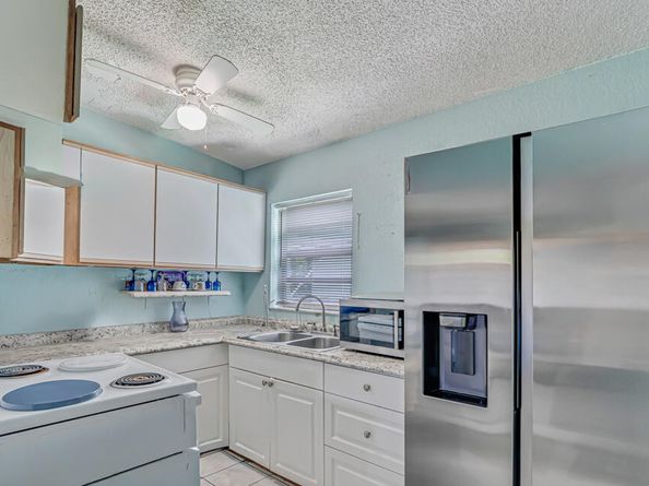 200 Ficus Tree Drive, Lake Worth FL 33462