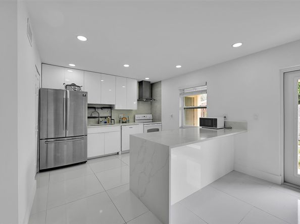 3028 NW 69th Ct 3F, Fort Lauderdale FL 33309