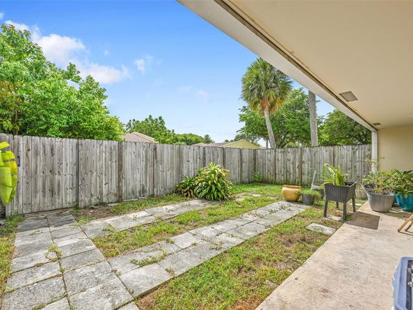 3028 NW 69th Ct 3F, Fort Lauderdale FL 33309