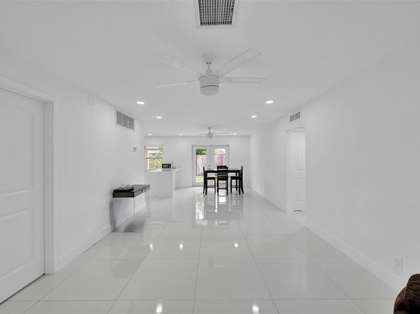 3028 NW 69th Ct 3F, Fort Lauderdale FL 33309