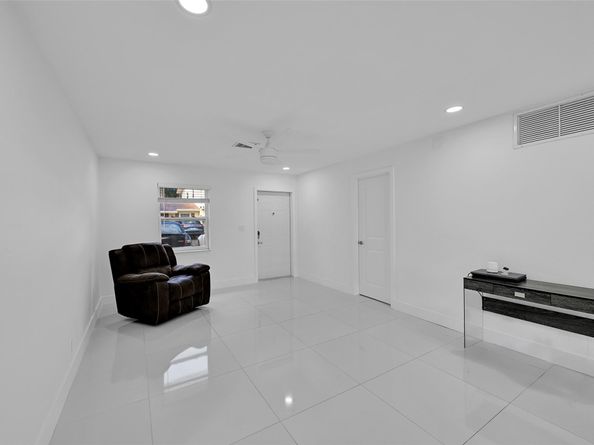 3028 NW 69th Ct 3F, Fort Lauderdale FL 33309
