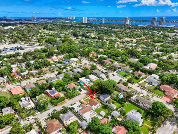 912 38th Street, West Palm Beach FL 33407