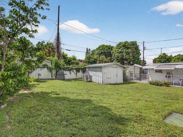 912 38th Street, West Palm Beach FL 33407