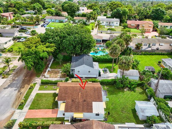 912 38th Street, West Palm Beach FL 33407