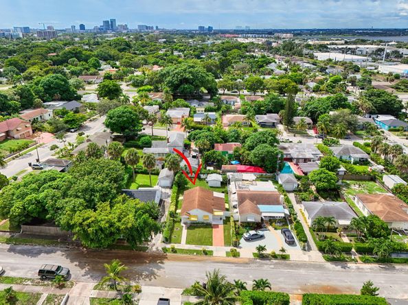 912 38th Street, West Palm Beach FL 33407