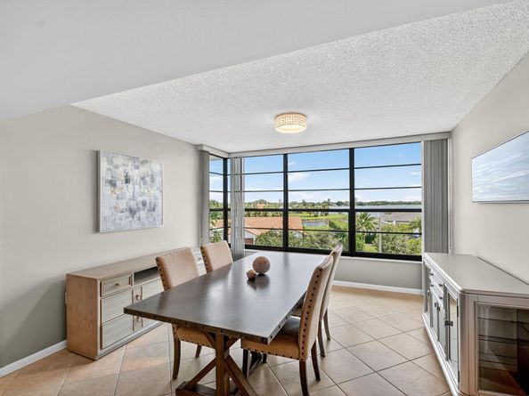 3516 Whitehall Drive 403, West Palm Beach FL 33401