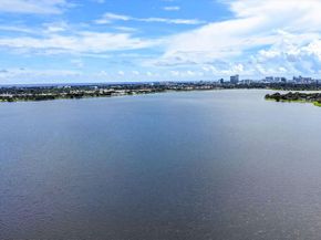 3516 Whitehall Drive 403, West Palm Beach FL 33401