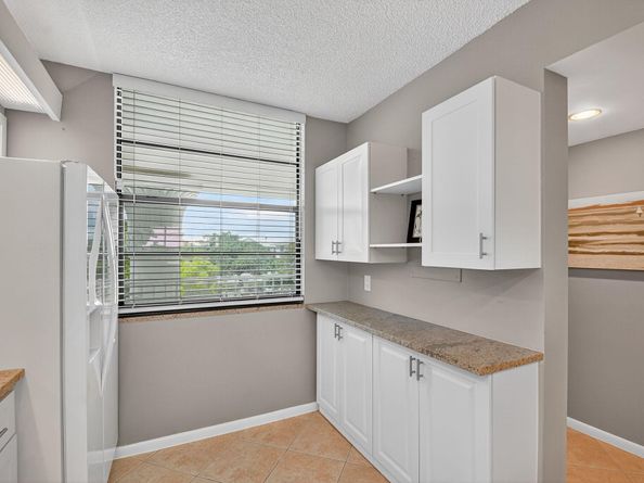 3516 Whitehall Drive 403, West Palm Beach FL 33401