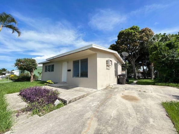 1360 10th Street, West Palm Beach FL 33401