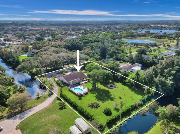 9701 SW 55th Ct, Cooper City FL 33328