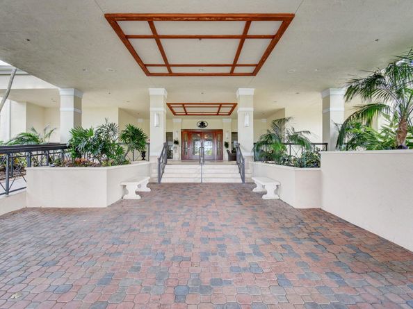 5519 Fairway Park Drive 202, Boynton Beach FL 33437