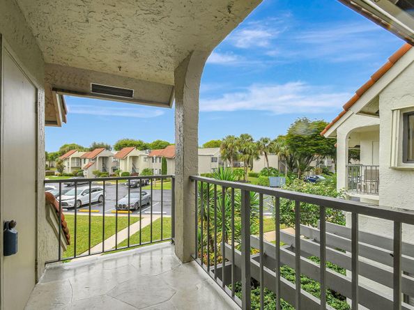 5519 Fairway Park Drive 202, Boynton Beach FL 33437