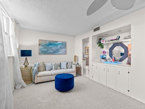 6661 NW 2nd Avenue 402, Boca Raton FL 33487