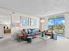 6661 NW 2nd Avenue 402, Boca Raton FL 33487