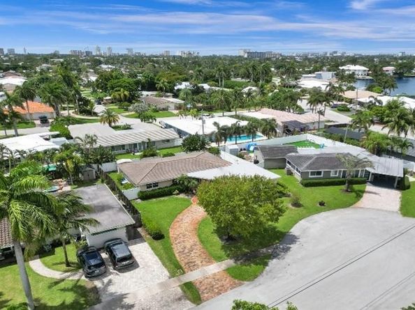 1320 SE 4th Ave, Pompano Beach FL 33060