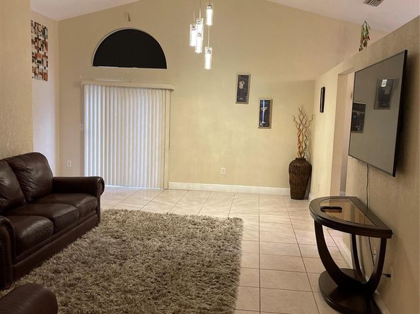 1219 Scioto Rd, North Lauderdale FL 33068