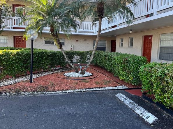 3774 Inverrary Blvd 106P, Lauderhill FL 33319