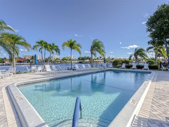 6371 Bay Club Dr 4, Fort Lauderdale FL 33308