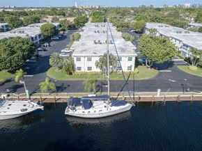6371 Bay Club Dr 4, Fort Lauderdale FL 33308