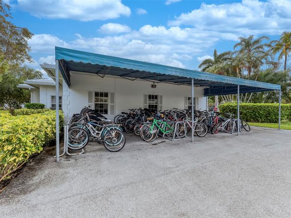 6371 Bay Club Dr 4, Fort Lauderdale FL 33308