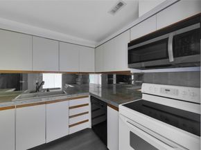 6371 Bay Club Dr 4, Fort Lauderdale FL 33308