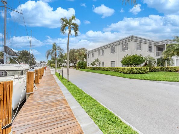 6371 Bay Club Dr 4, Fort Lauderdale FL 33308