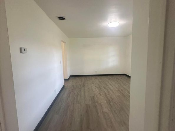 725 NW 1st Ct, Hallandale Beach FL 33009
