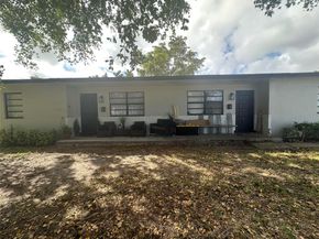 725 NW 1st Ct, Hallandale Beach FL 33009