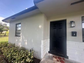 725 NW 1st Ct, Hallandale Beach FL 33009