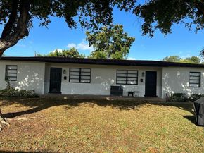 725 NW 1st Ct, Hallandale Beach FL 33009