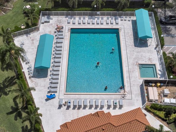 6241 Pointe Regal 402 Circle 402, Delray Beach FL 33484