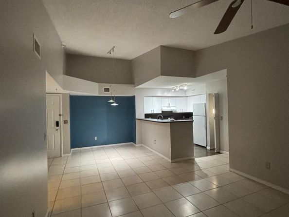 107 Yacht Club Way 306, Hypoluxo FL 33462