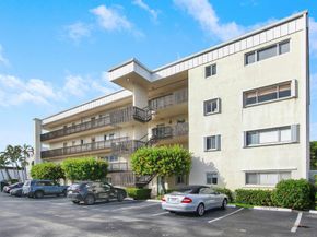 300 Waterway Drive S 407, Lantana FL 33462