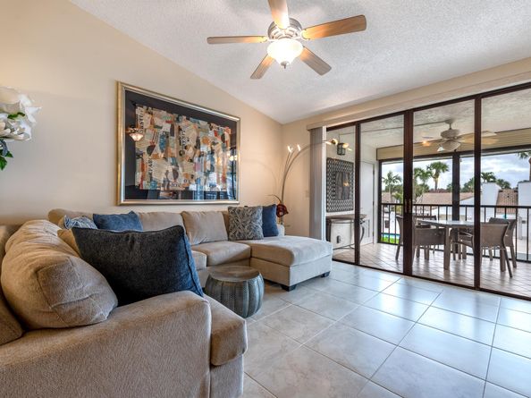 7485 Glendevon Lane 1107, Delray Beach FL 33446