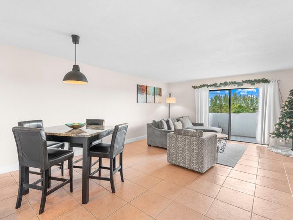 130 S Shore Dr A4, Miami Beach FL 33141