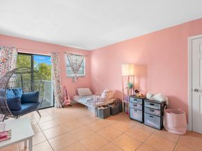 130 S Shore Dr A4, Miami Beach FL 33141