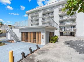 130 S Shore Dr A4, Miami Beach FL 33141