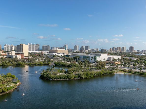 1180 N Federal Hwy 1203, Fort Lauderdale FL 33304