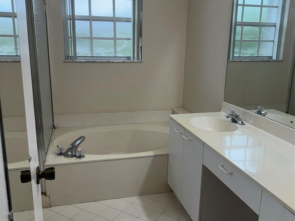 341 NW 153rd Ln, Pembroke Pines FL 33028