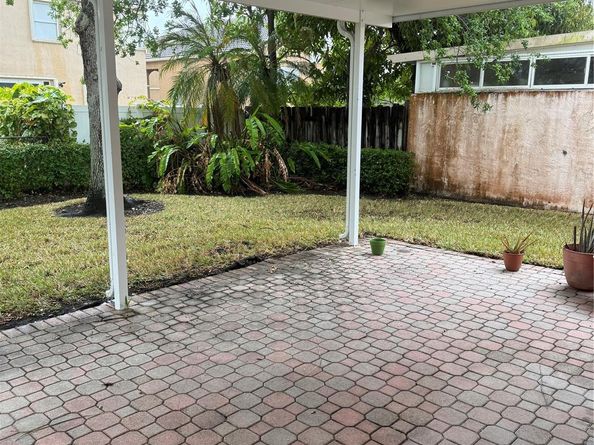 341 NW 153rd Ln, Pembroke Pines FL 33028